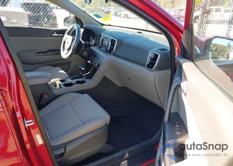 2018 Kia Sportage Lx z USA, uszkodzony, nr VIN KNDPMCAC6J7447681